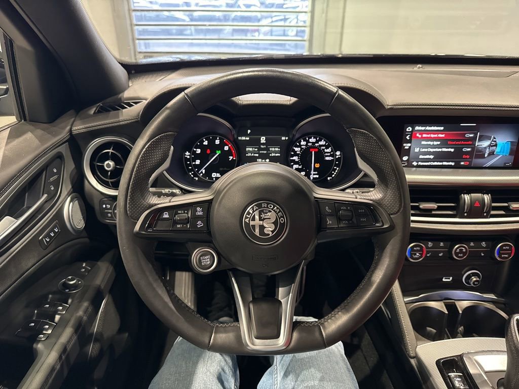 Used 2023 Alfa Romeo Stelvio Veloce image 28