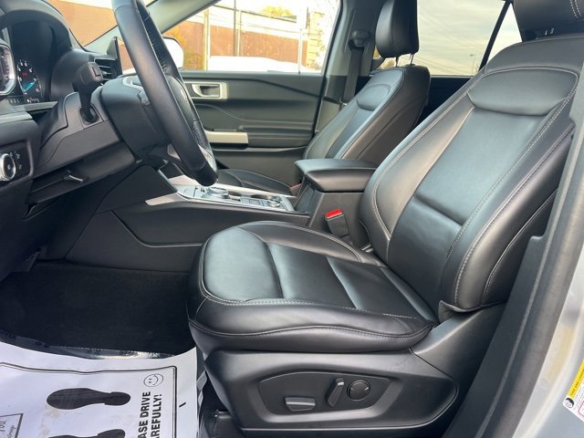 Used 2023 Ford Explorer XLT w/ Equipment Group 202A image 23