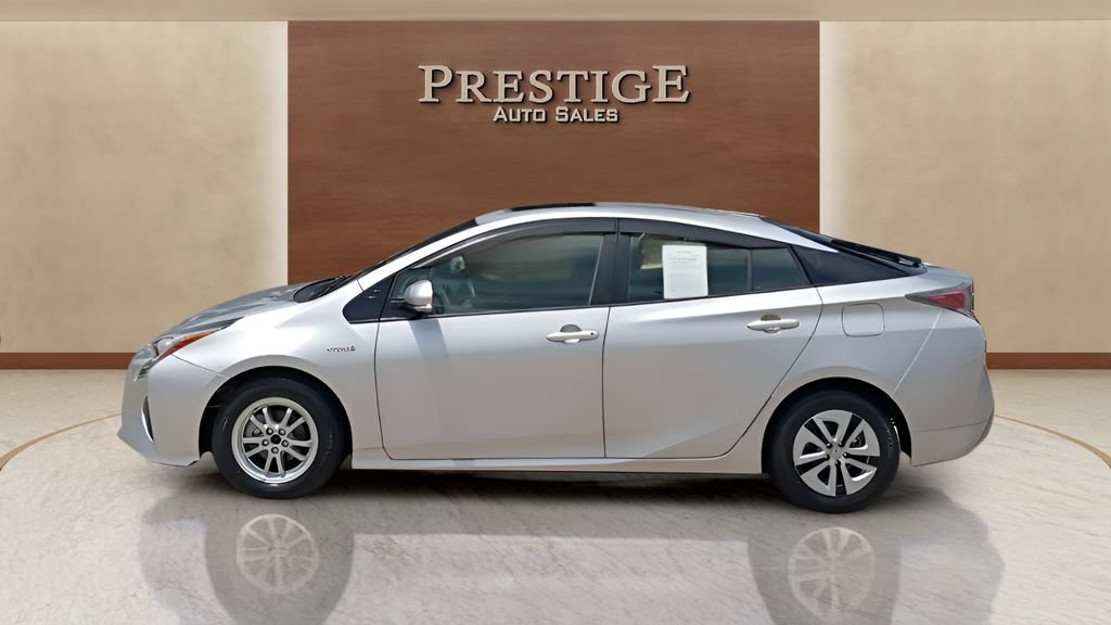 Used 2017 Toyota Prius Three w/ Advanced Technology Package FWD image 34