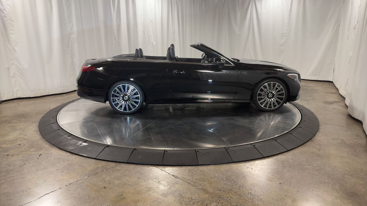 Used 2024 Mercedes-Benz CLE 300 4MATIC Cabriolet image 9