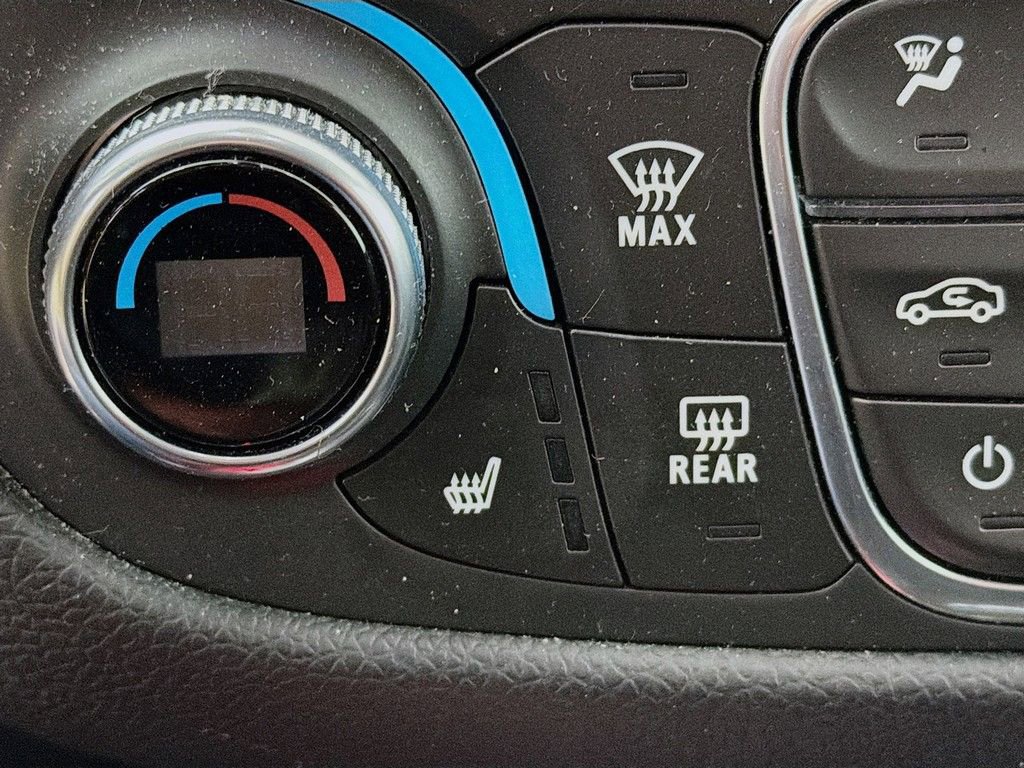 Used 2020 Chevrolet Equinox LT w/ Driver Convenience Package image 34