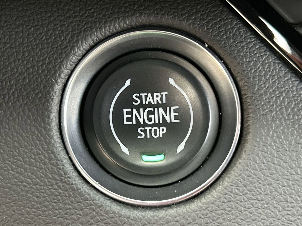 Used 2025 Buick Enclave Preferred w/ Power Package image 17