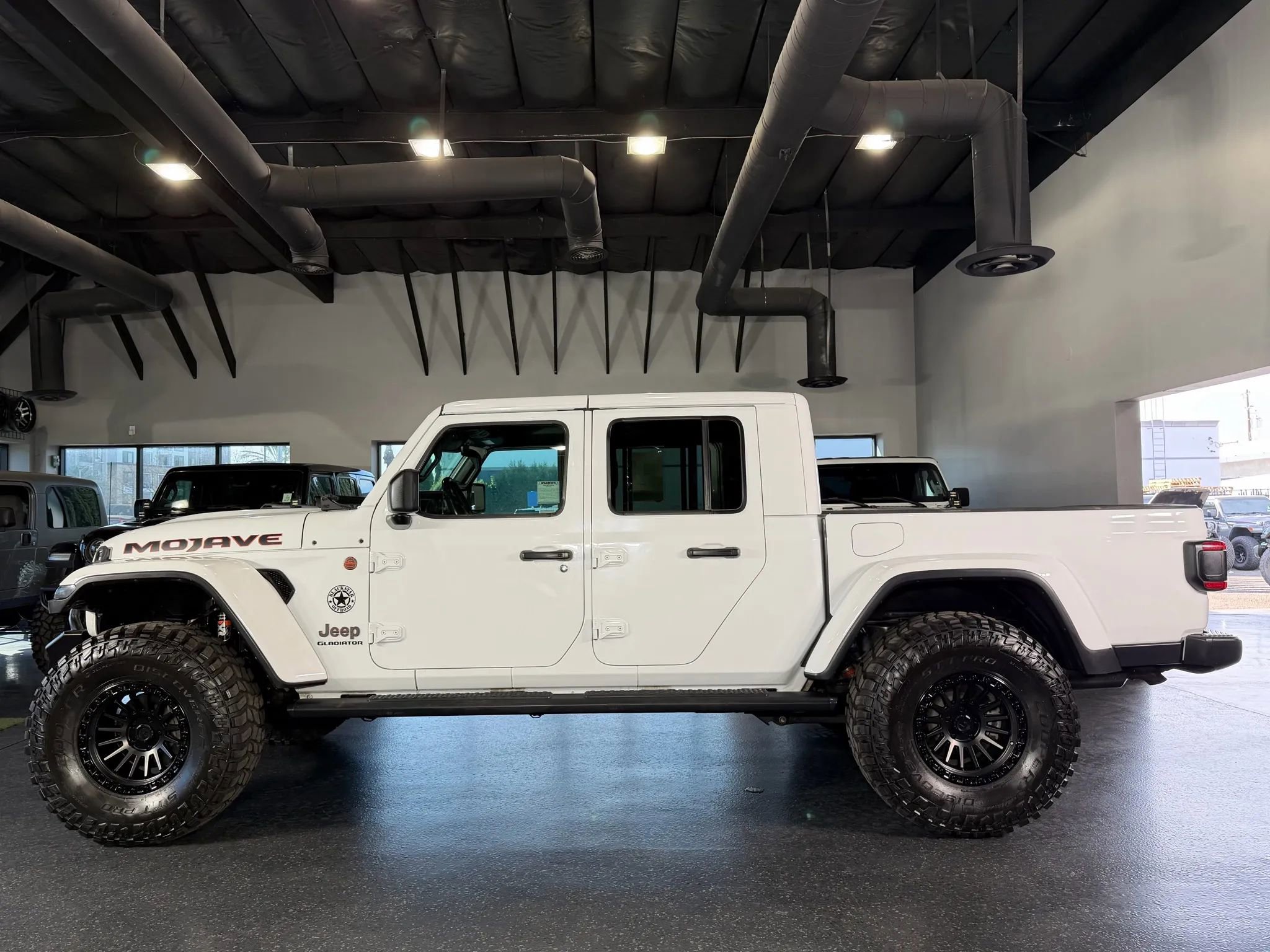 Used 2021 Jeep Gladiator Mojave AWD/4WD image 10