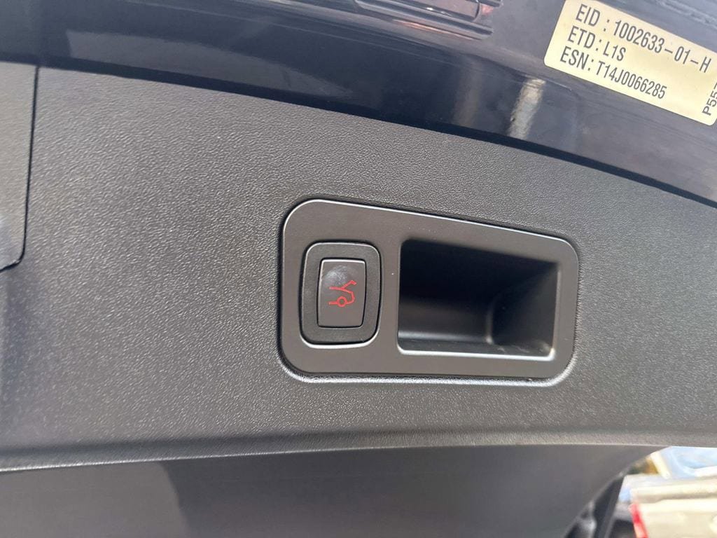 Used 2014 Tesla Model S Performance RWD image 8