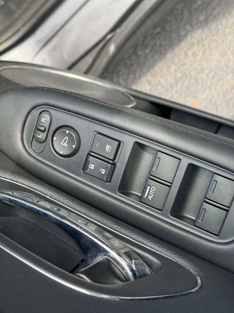 Used 2017 Honda HR-V EX-L image 14