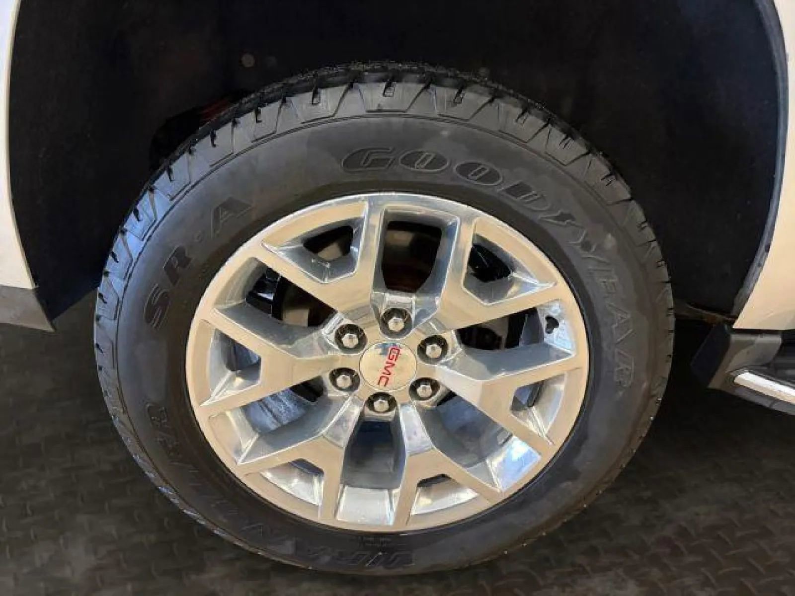 Used 2017 GMC Yukon SLT w/ Open Road Package image 39