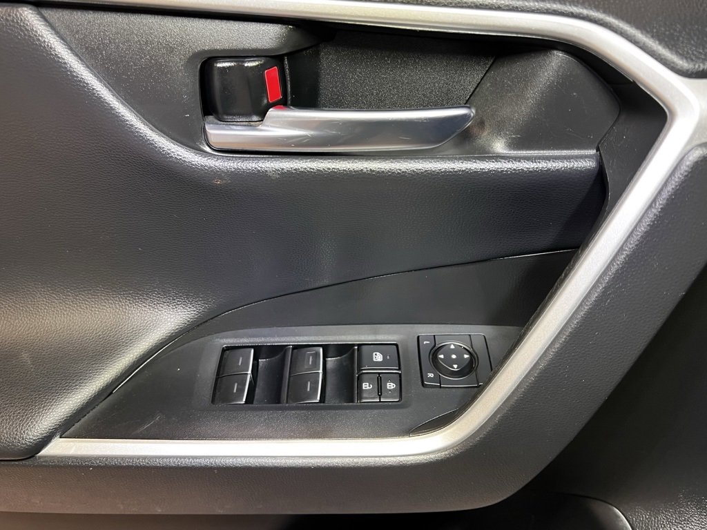 Used 2022 Toyota RAV4 TRD Off-Road image 18