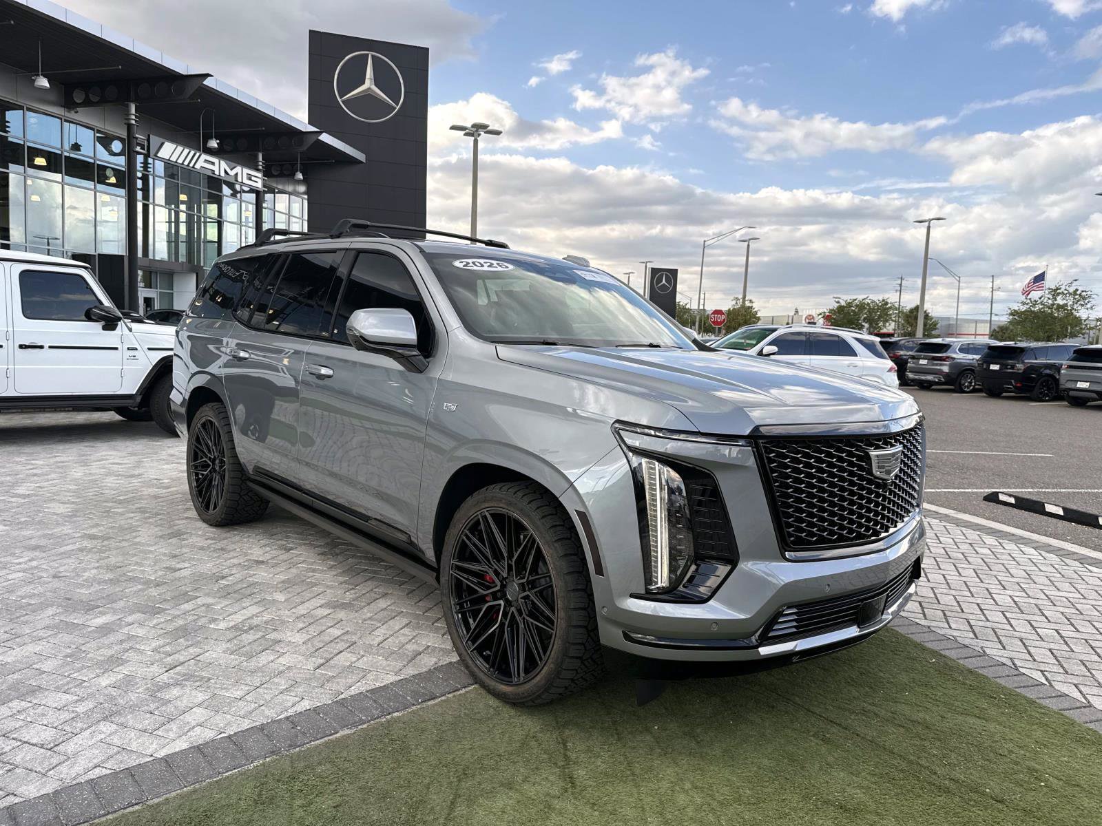 Used 2026 Cadillac Escalade Platinum Sport w/ LPO, ONYX Package AWD/4WD image 8