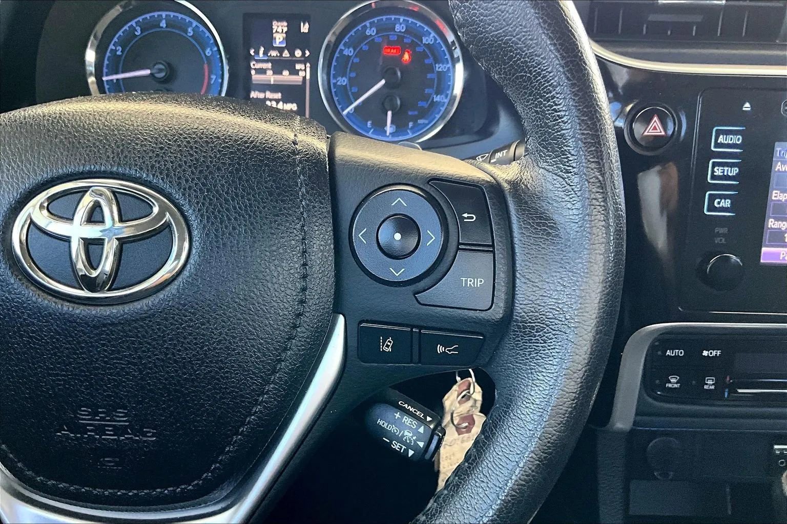 Used 2019 Toyota Corolla SE image 11