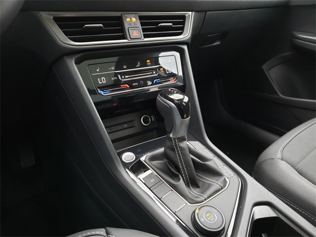 New 2025 Volkswagen Taos SE image 11
