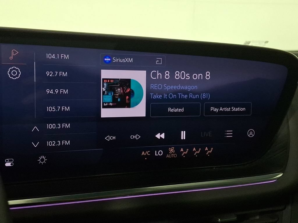 Used 2024 Buick Envision Preferred AWD/4WD image 3