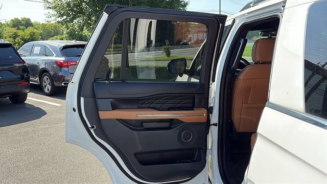 Used 2022 Ford Expedition Platinum AWD/4WD image 23