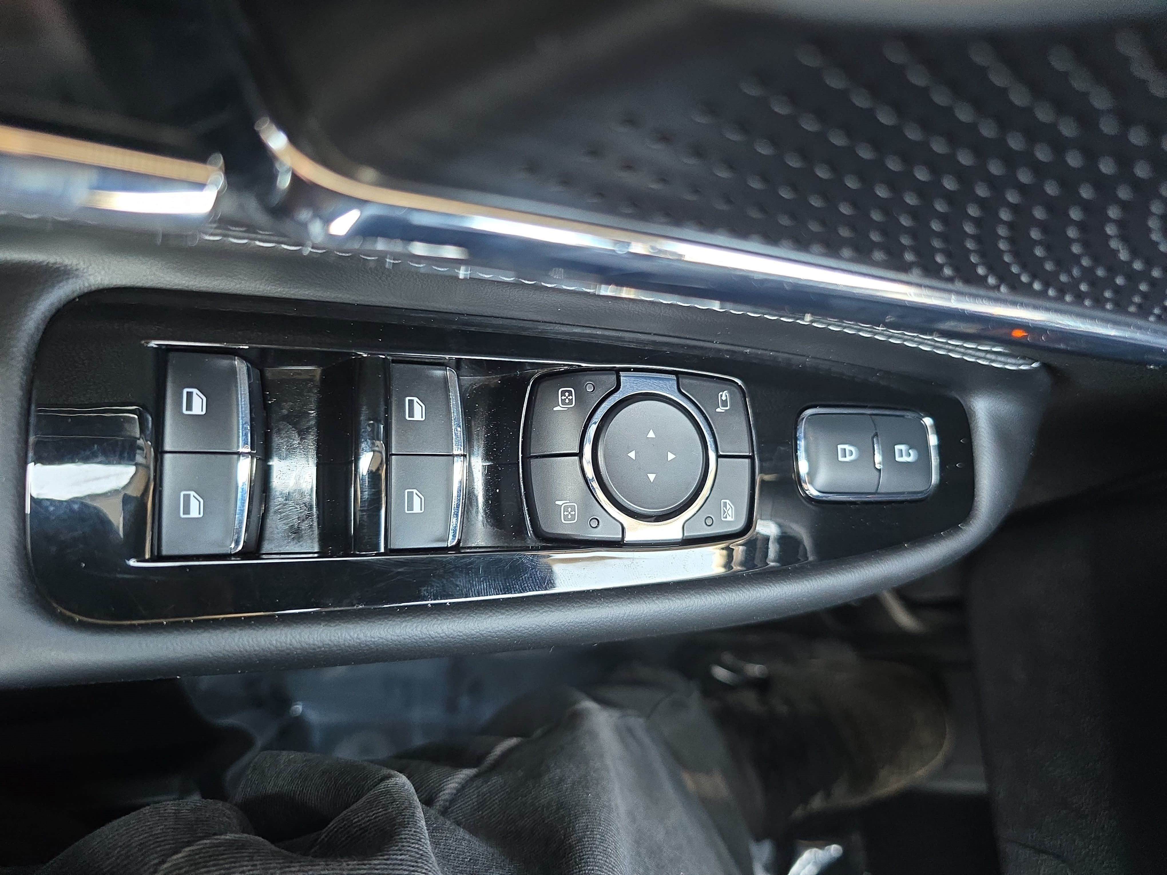 Certified 2024 Lincoln Corsair AWD image 27