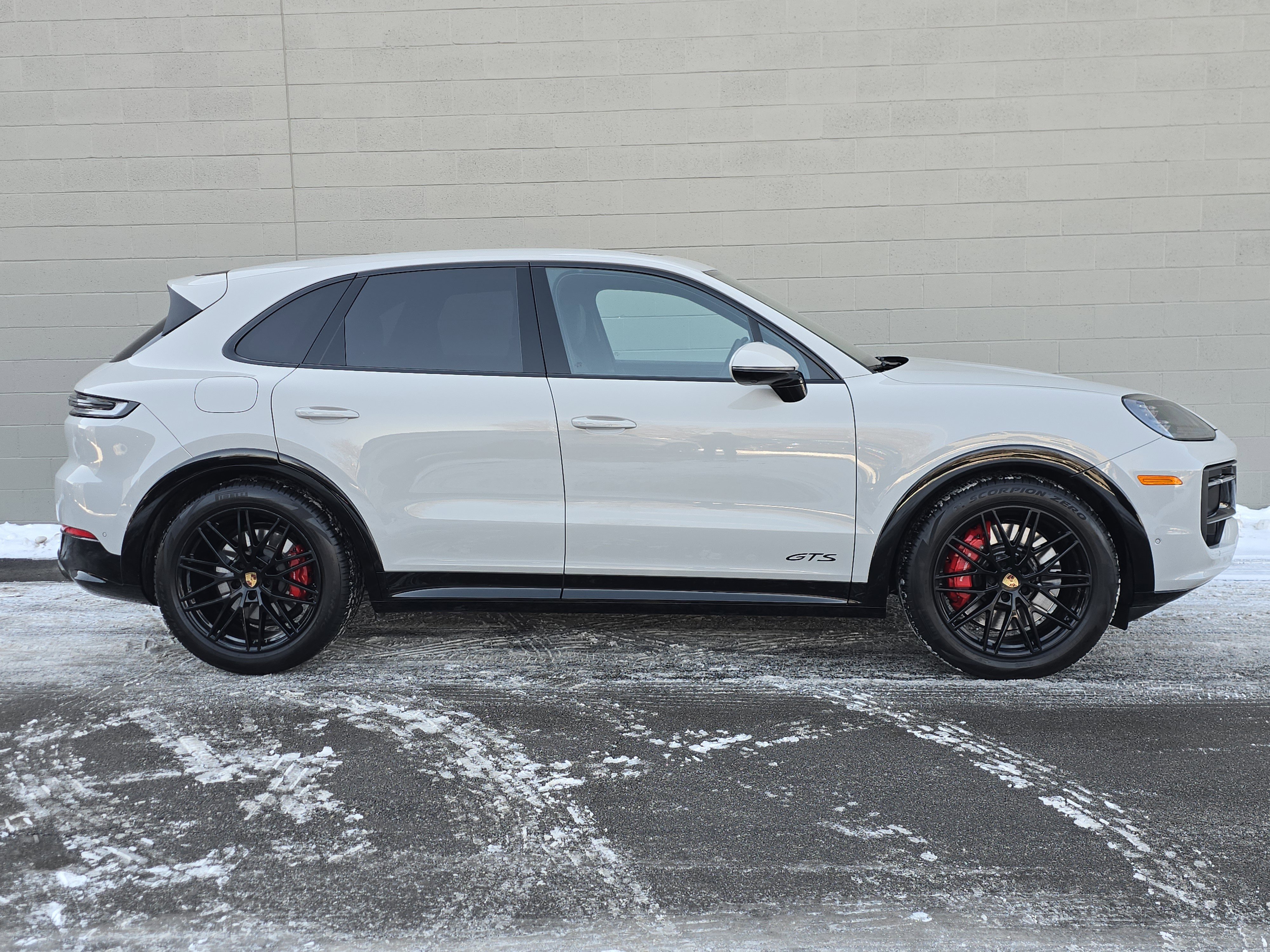 Certified 2025 Porsche Cayenne GTS image 10