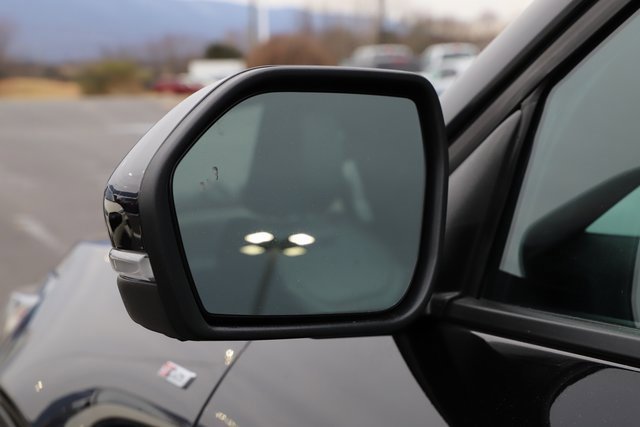 Used 2025 Ford Explorer ST-Line w/ ST-Line Street Pack image 11