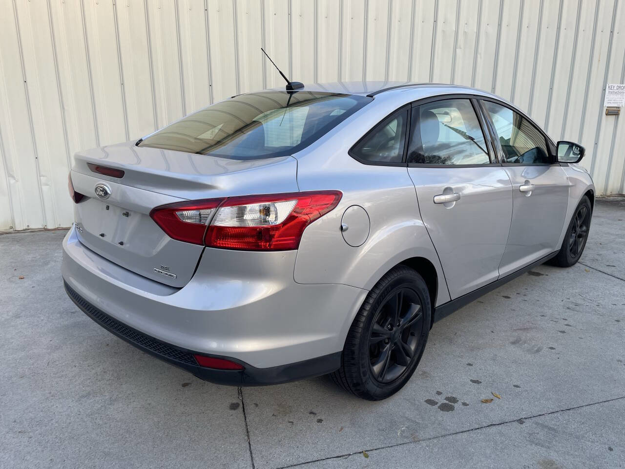 Used 2014 Ford Focus SE w/ SE Winter Package image 3