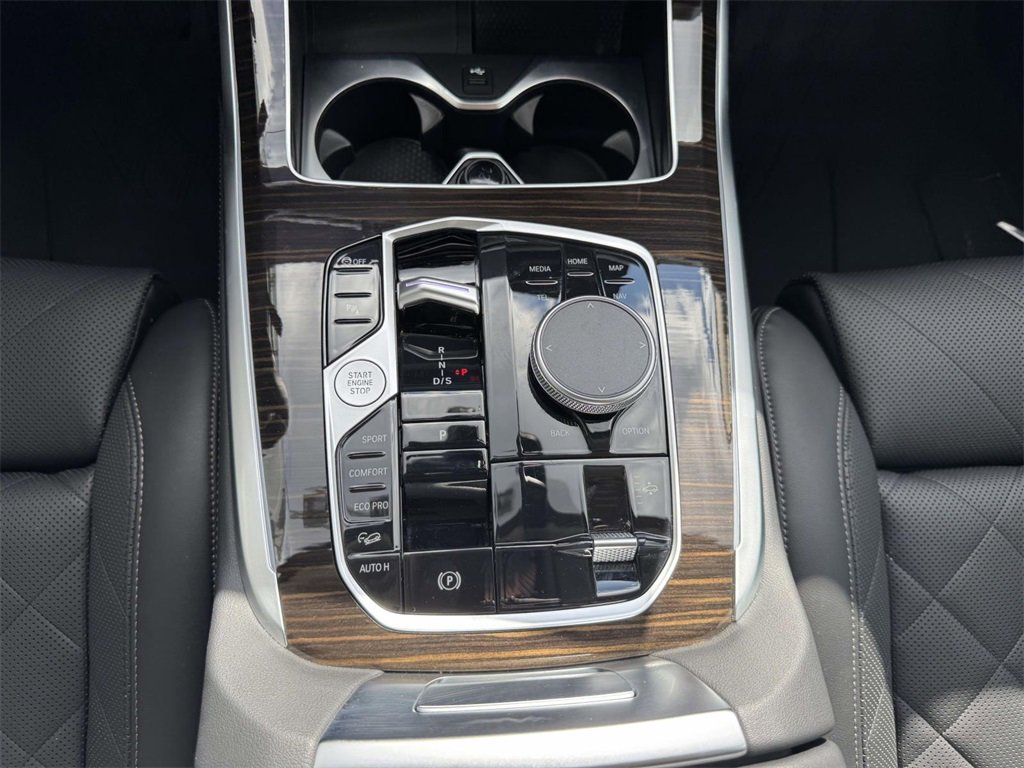Certified 2025 BMW X7 xDrive40i w/ Premium Package image 14