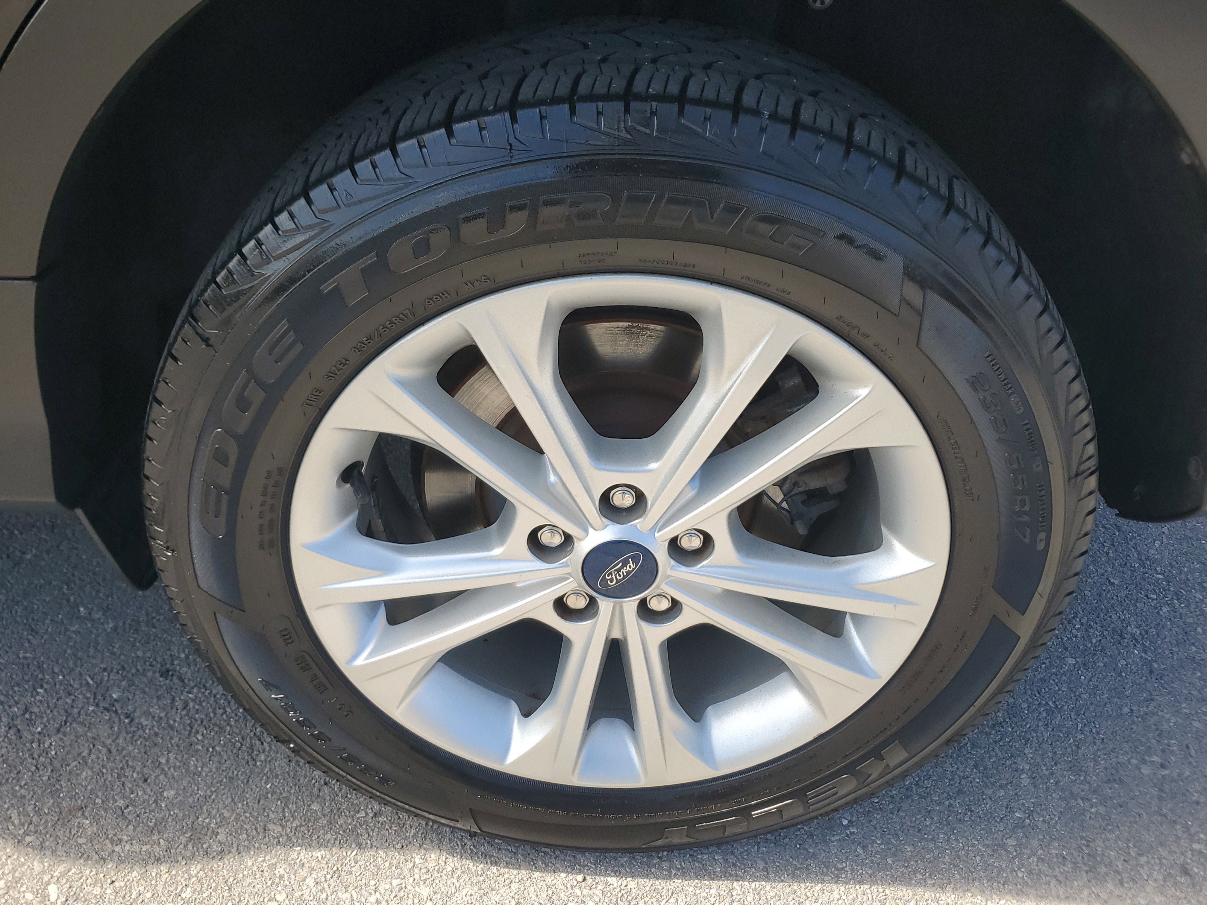 Used 2019 Ford Escape SEL image 9