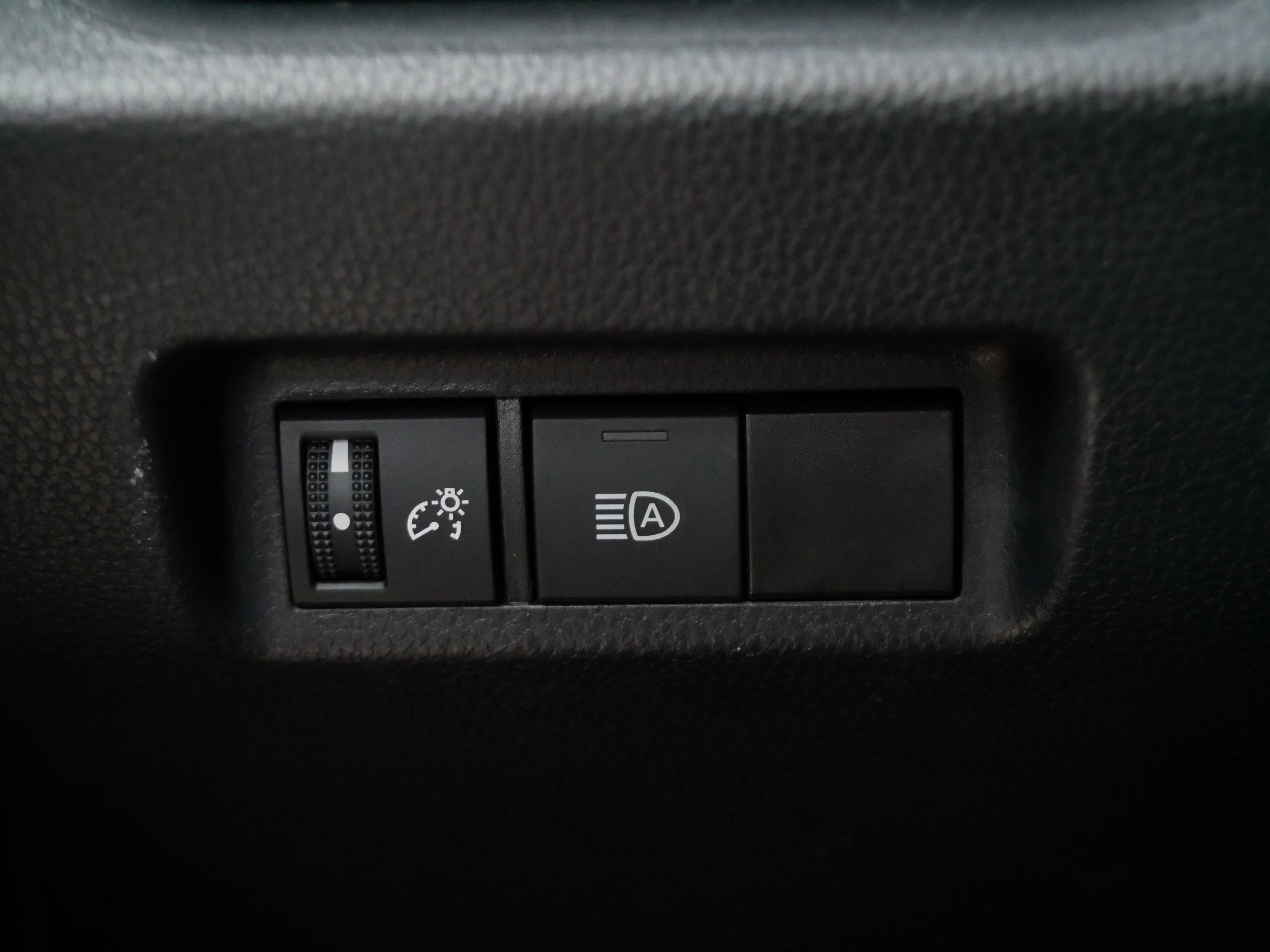 Certified 2025 Toyota RAV4 LE image 26