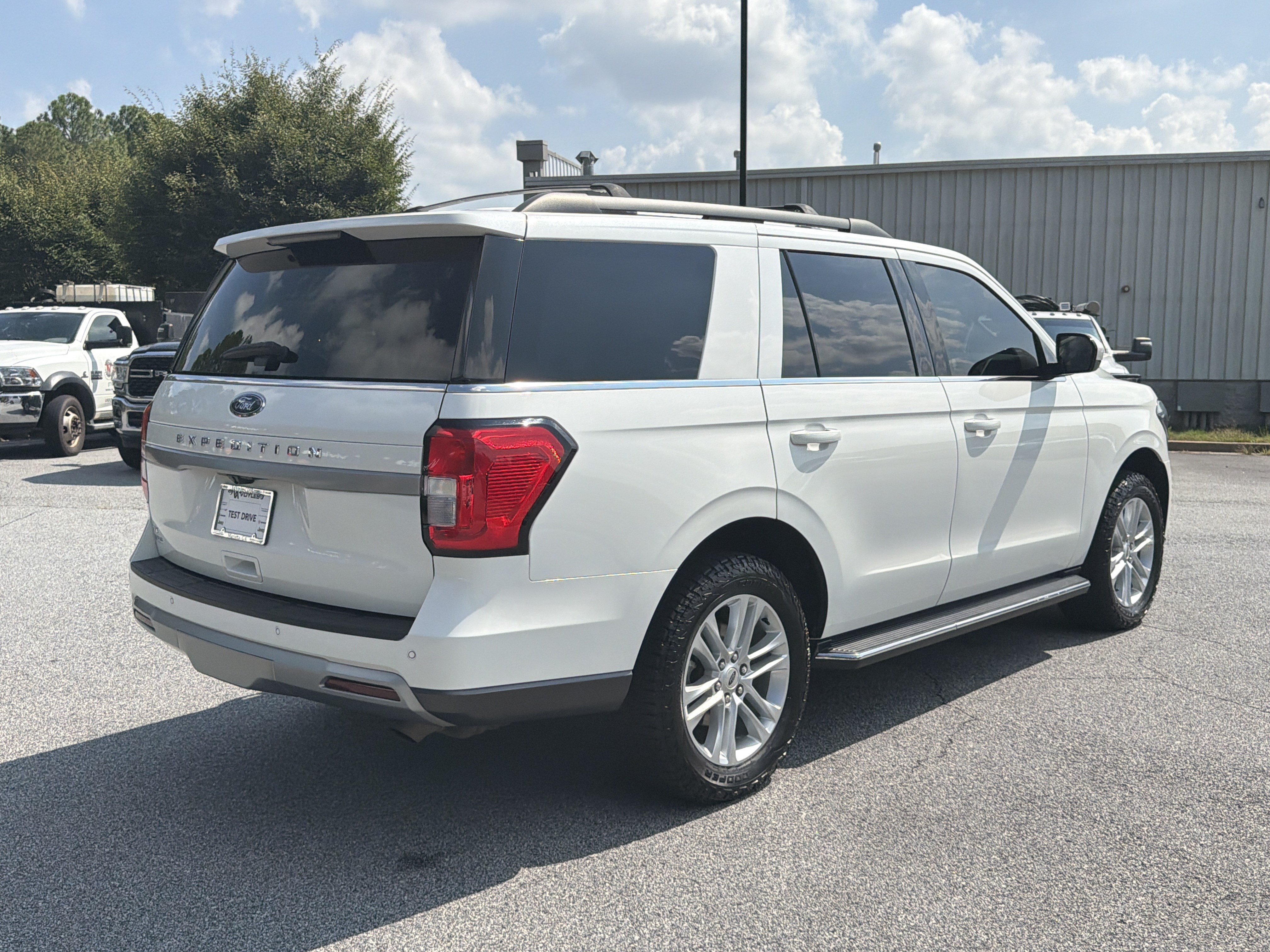 Used 2022 Ford Expedition XLT AWD/4WD image 8