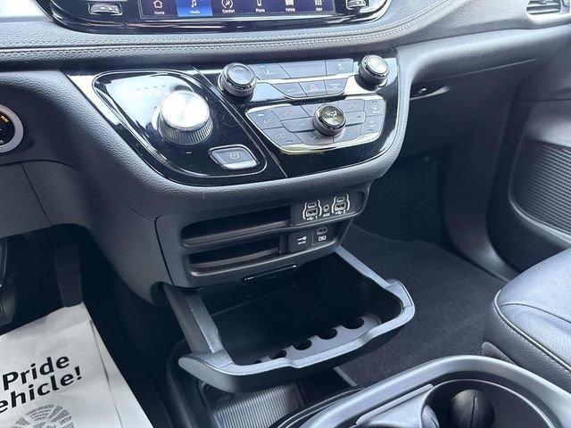 Used 2022 Chrysler Pacifica Touring-L w/ S Appearance Package FWD image 79