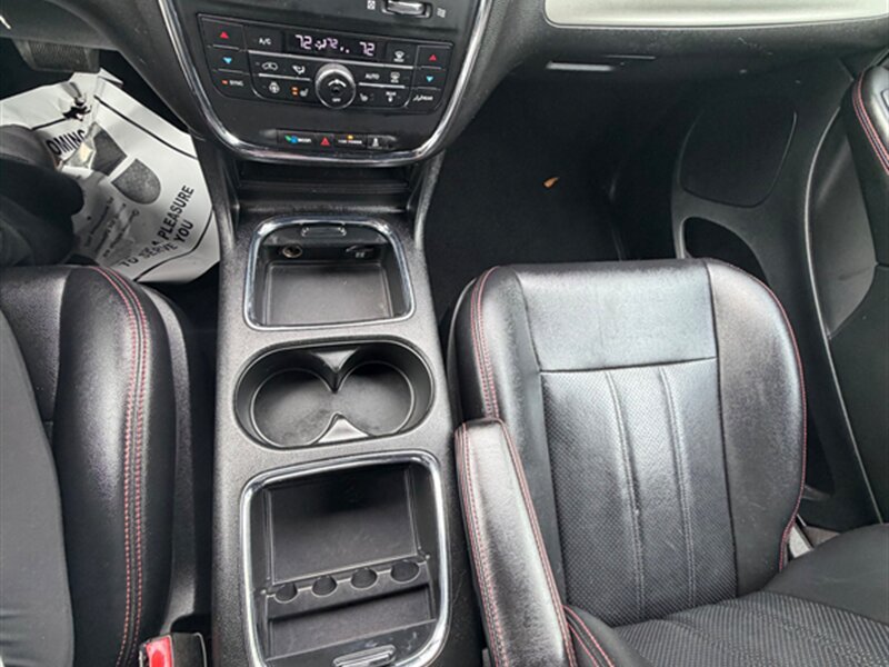 Used 2018 Dodge Grand Caravan GT FWD image 15