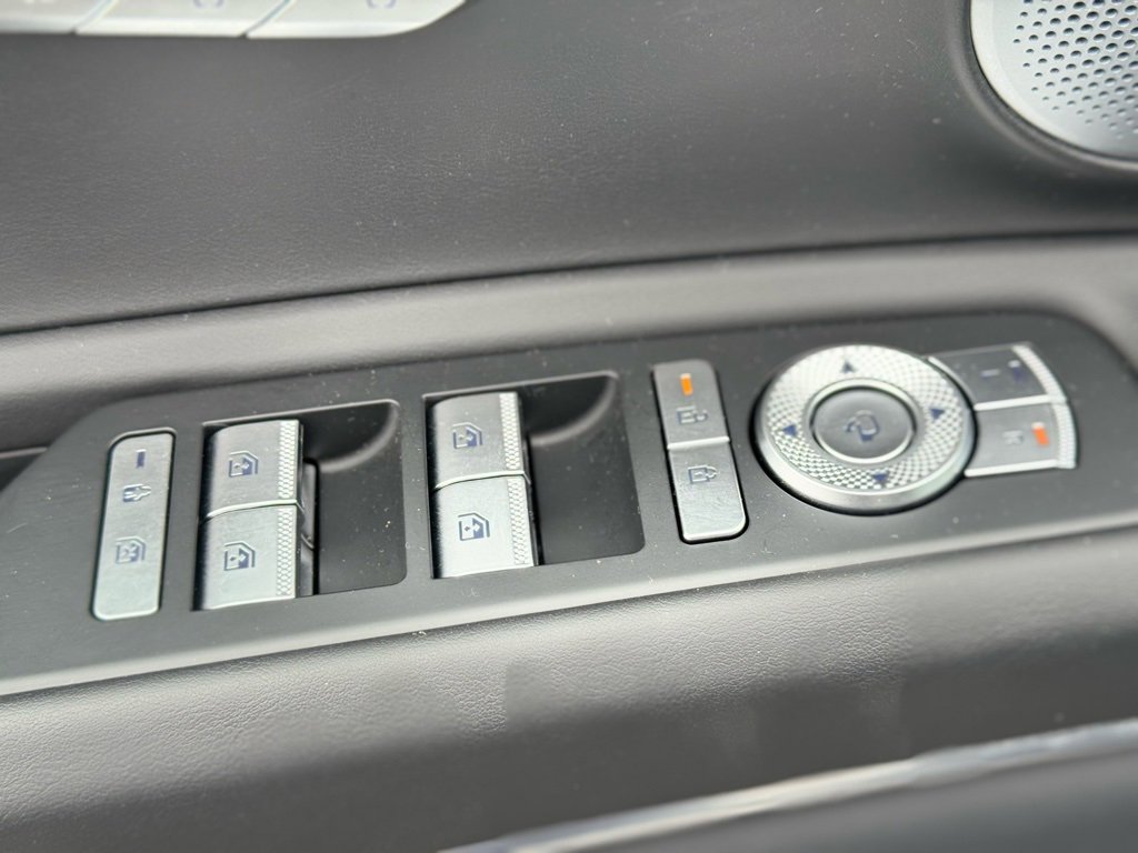 Used 2025 Genesis GV80 3.5T Advanced image 24