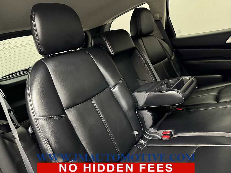 Used 2019 Nissan Pathfinder SL image 20
