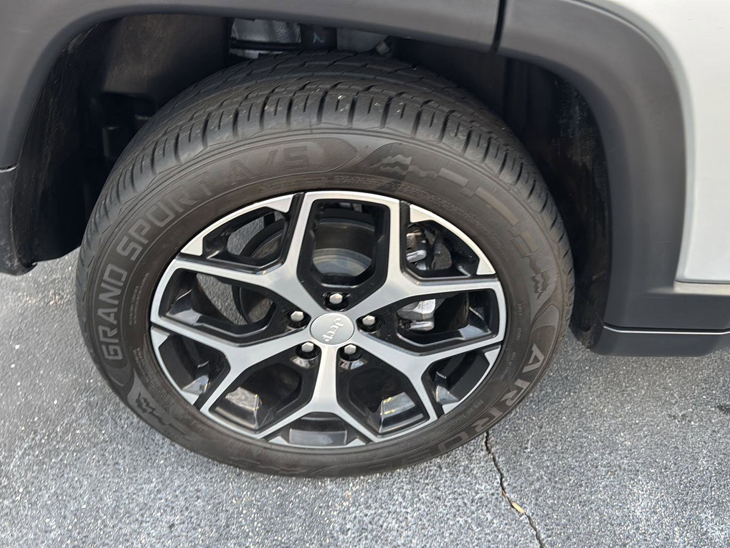 Used 2024 Jeep Compass Limited image 33