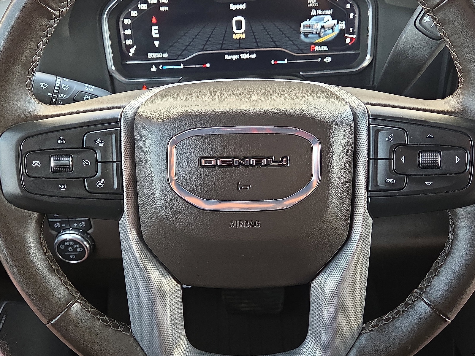 Used 2024 GMC Sierra 2500 Denali w/ Technology Package image 16