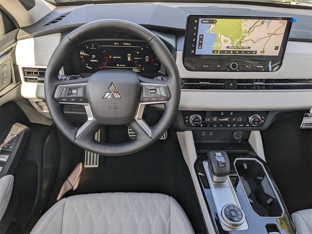 New 2025 Mitsubishi Outlander SEL image 17