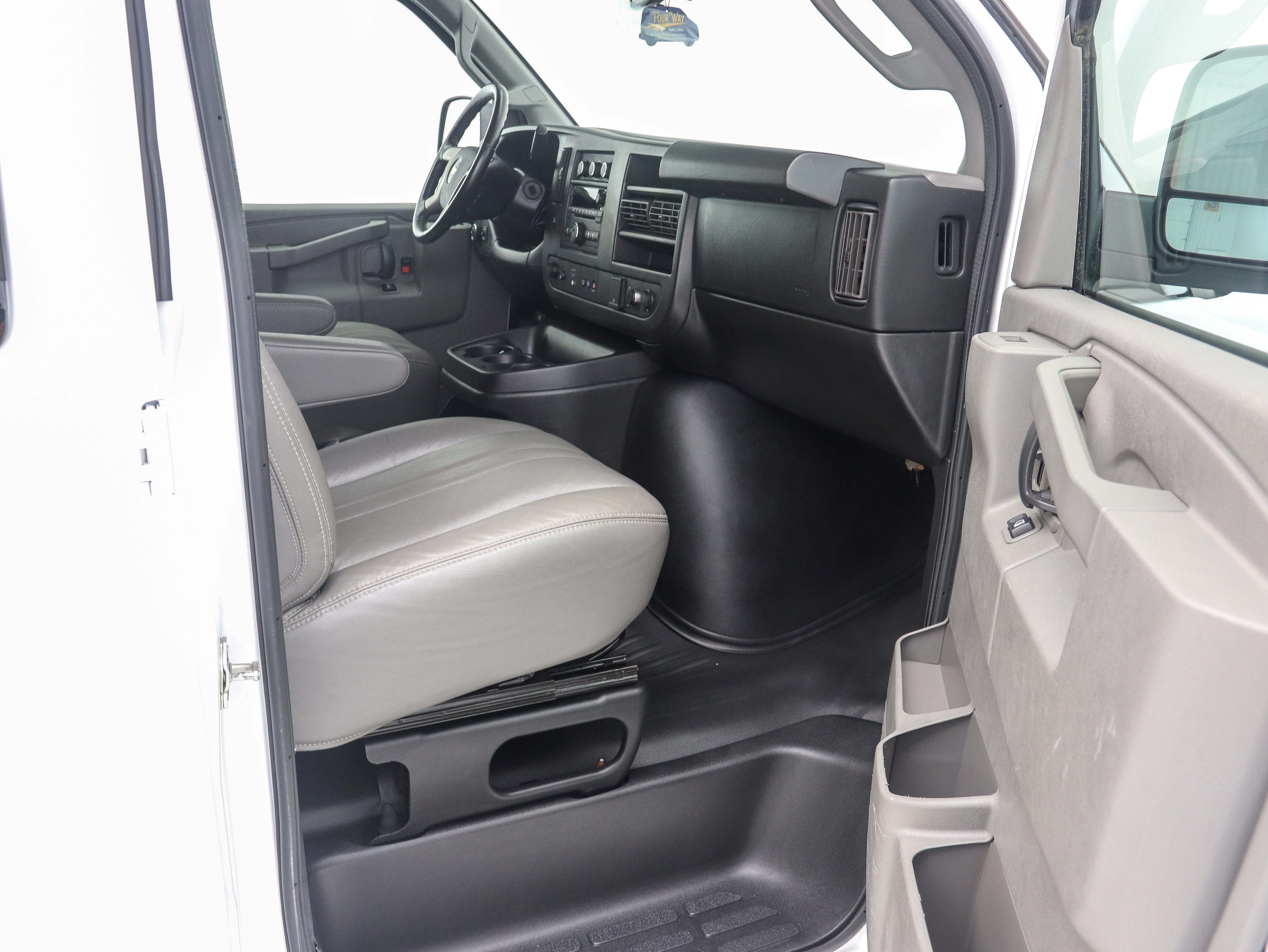 Used 2017 Chevrolet Express 3500 LS w/ Cold Climate Package RWD image 15