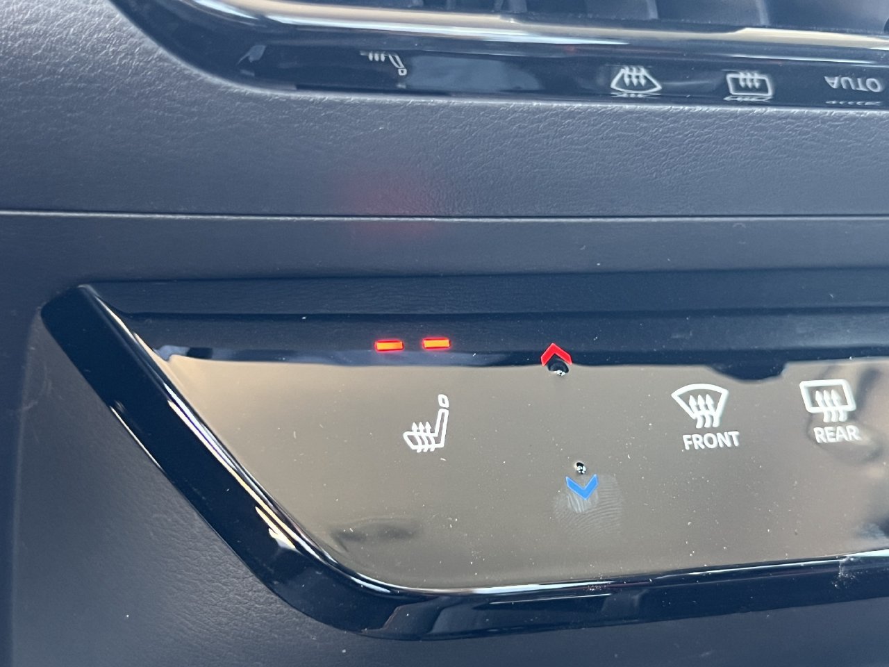 New 2027 Nissan Kicks SR AWD/4WD image 13