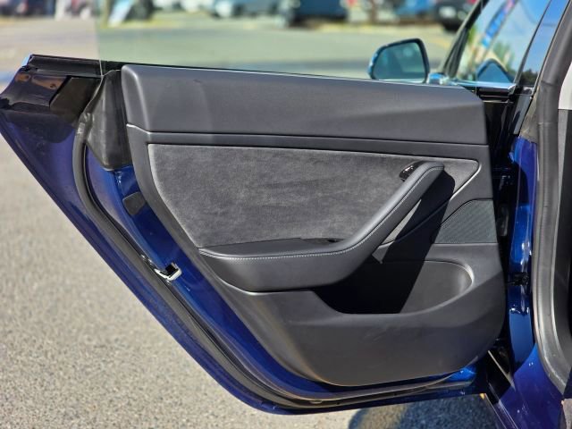 Used 2020 Tesla Model 3 Standard Range Plus image 27