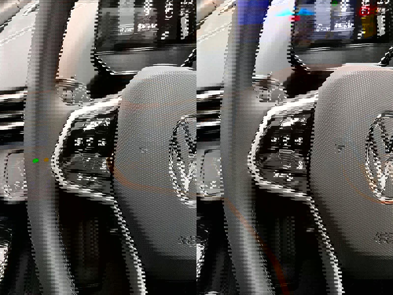 New 2026 Volkswagen ID.4 Pro image 17