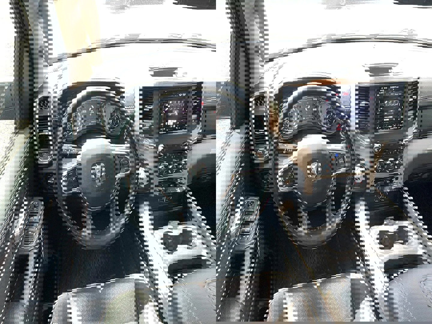 Used 2021 RAM 1500 Laramie AWD/4WD image 16