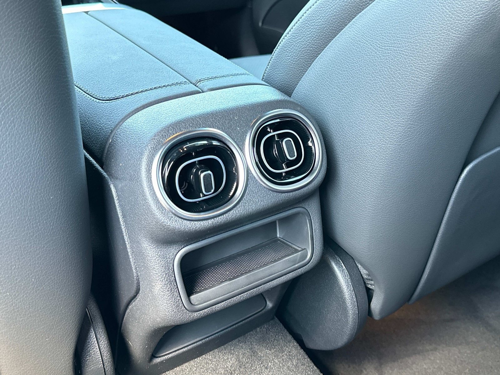 New 2025 Mercedes-Benz GLC 350e 4MATIC image 15