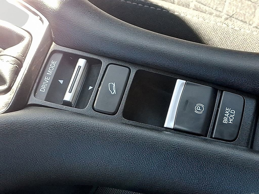 Certified 2024 Honda HR-V LX image 26