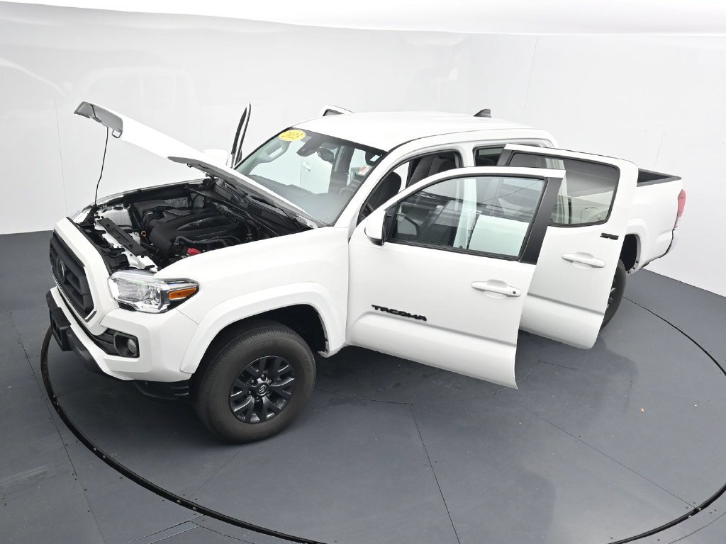 Used 2023 Toyota Tacoma SR5 AWD/4WD image 40