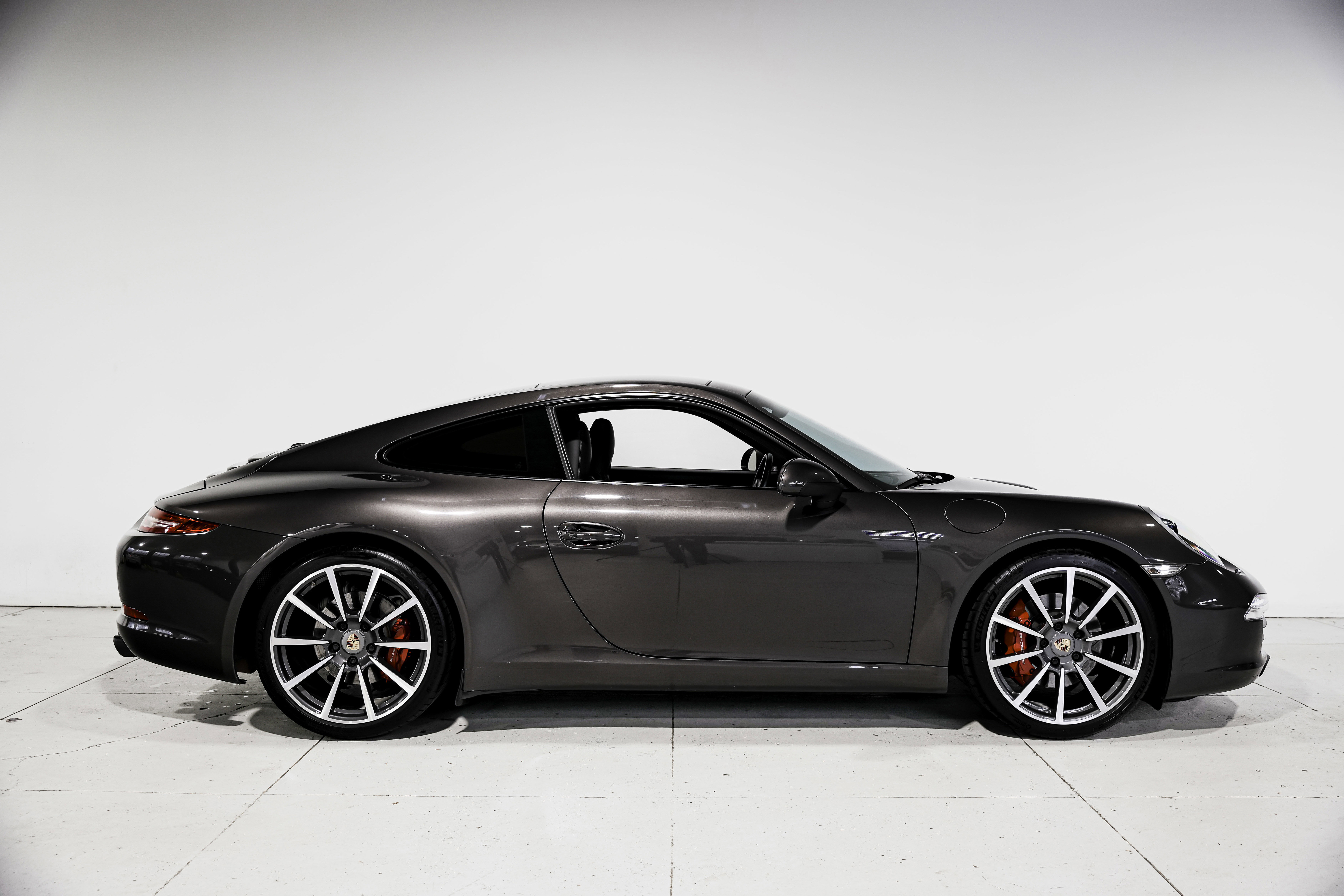 Used 2014 Porsche 911 Carrera S image 2