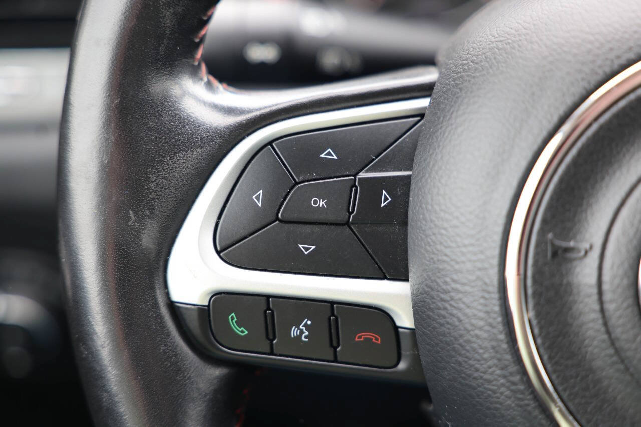 Used 2020 Jeep Compass Trailhawk AWD/4WD image 19
