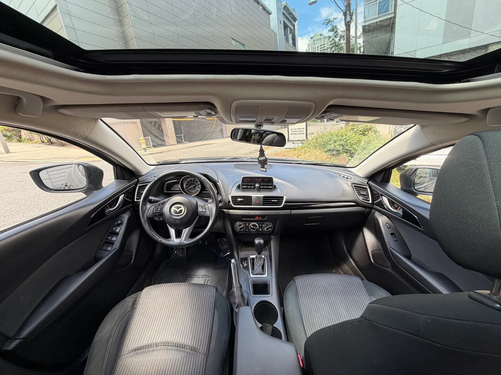 Used 2014 MAZDA MAZDA3 i Touring w/ Moonroof Package 1 FWD image 25