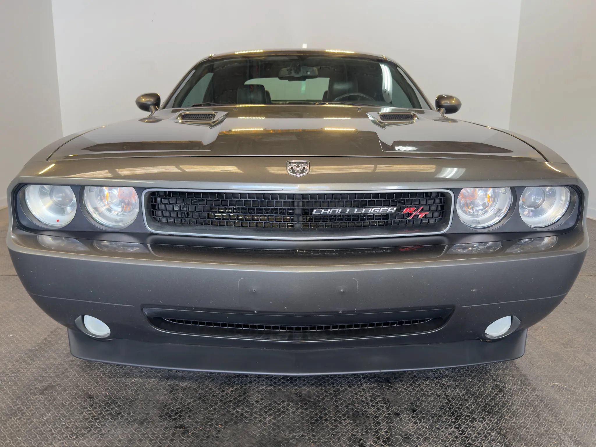 Used 2010 Dodge Challenger R/T RWD image 4