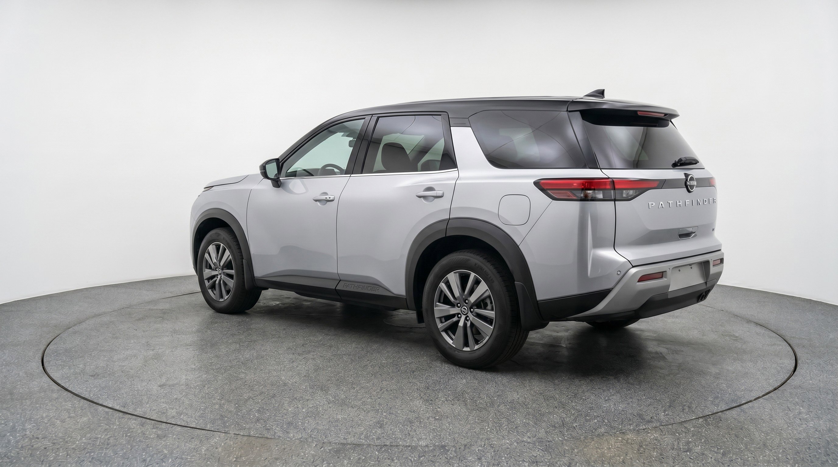 Used 2025 Nissan Pathfinder SV FWD image 6