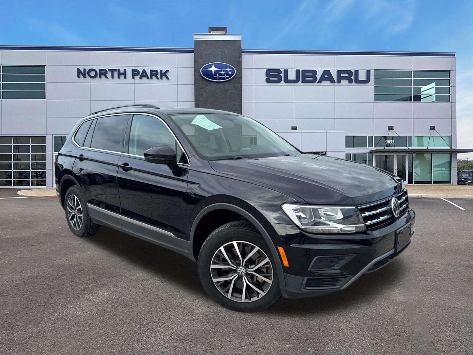 Used 2020 Volkswagen Tiguan SE AWD/4WD image 1