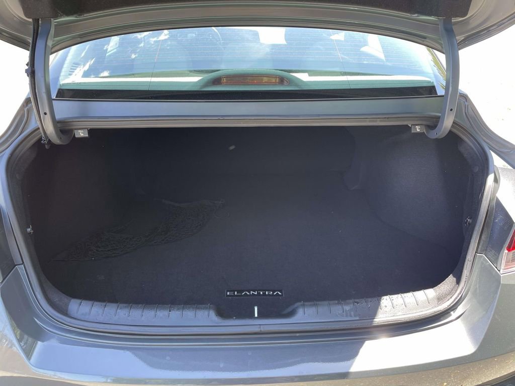 Certified 2023 Hyundai Elantra SEL w/ Convenience Package FWD image 8