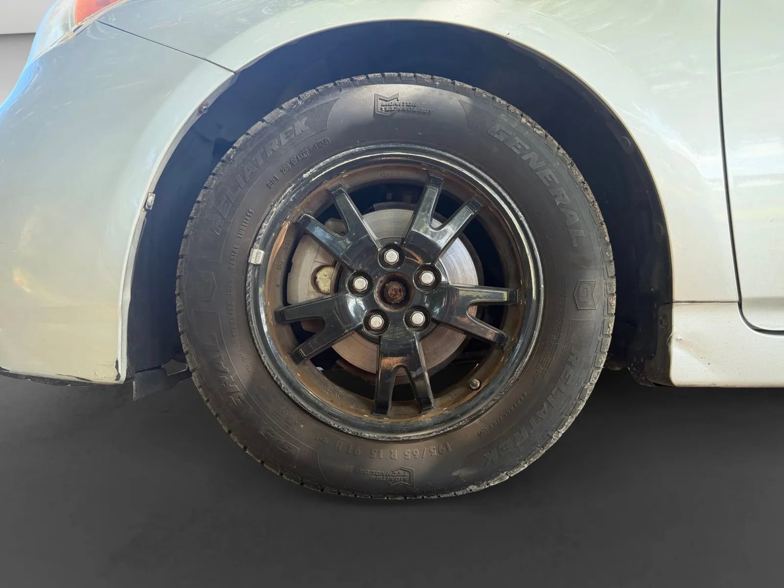 Used 2014 Toyota Prius Two FWD image 9