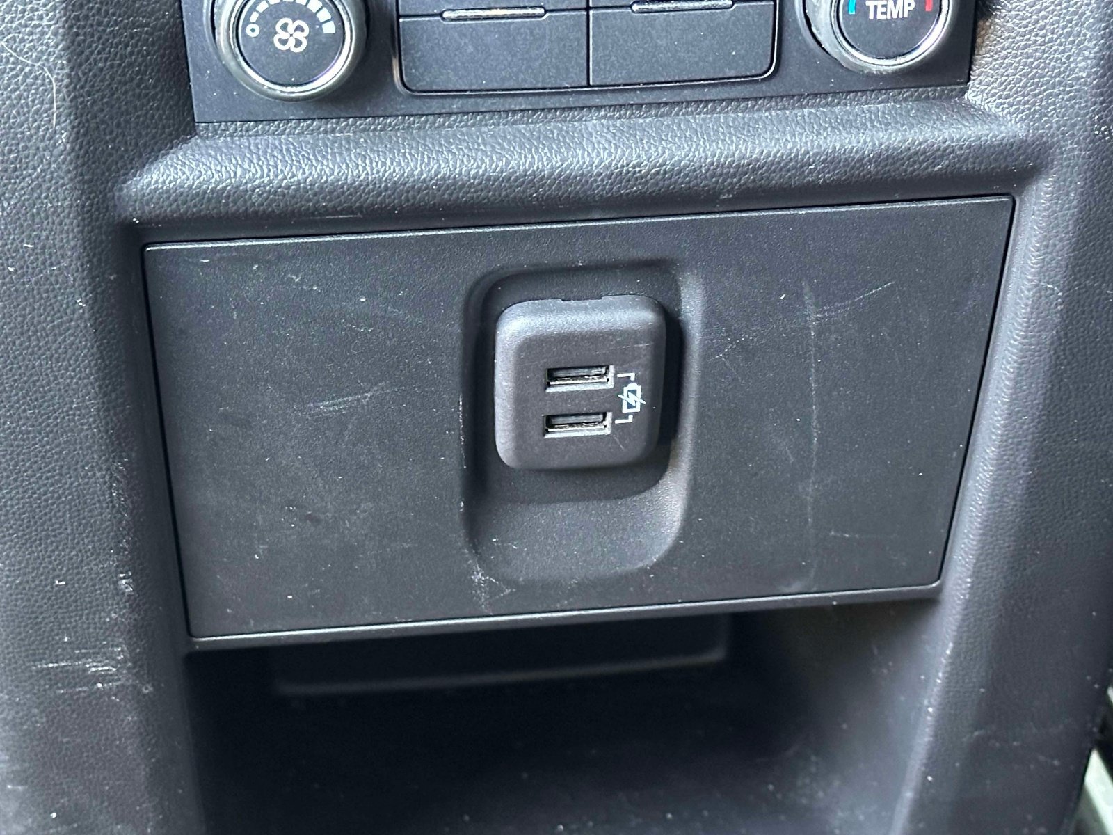 Used 2023 Chevrolet Traverse LT FWD image 11