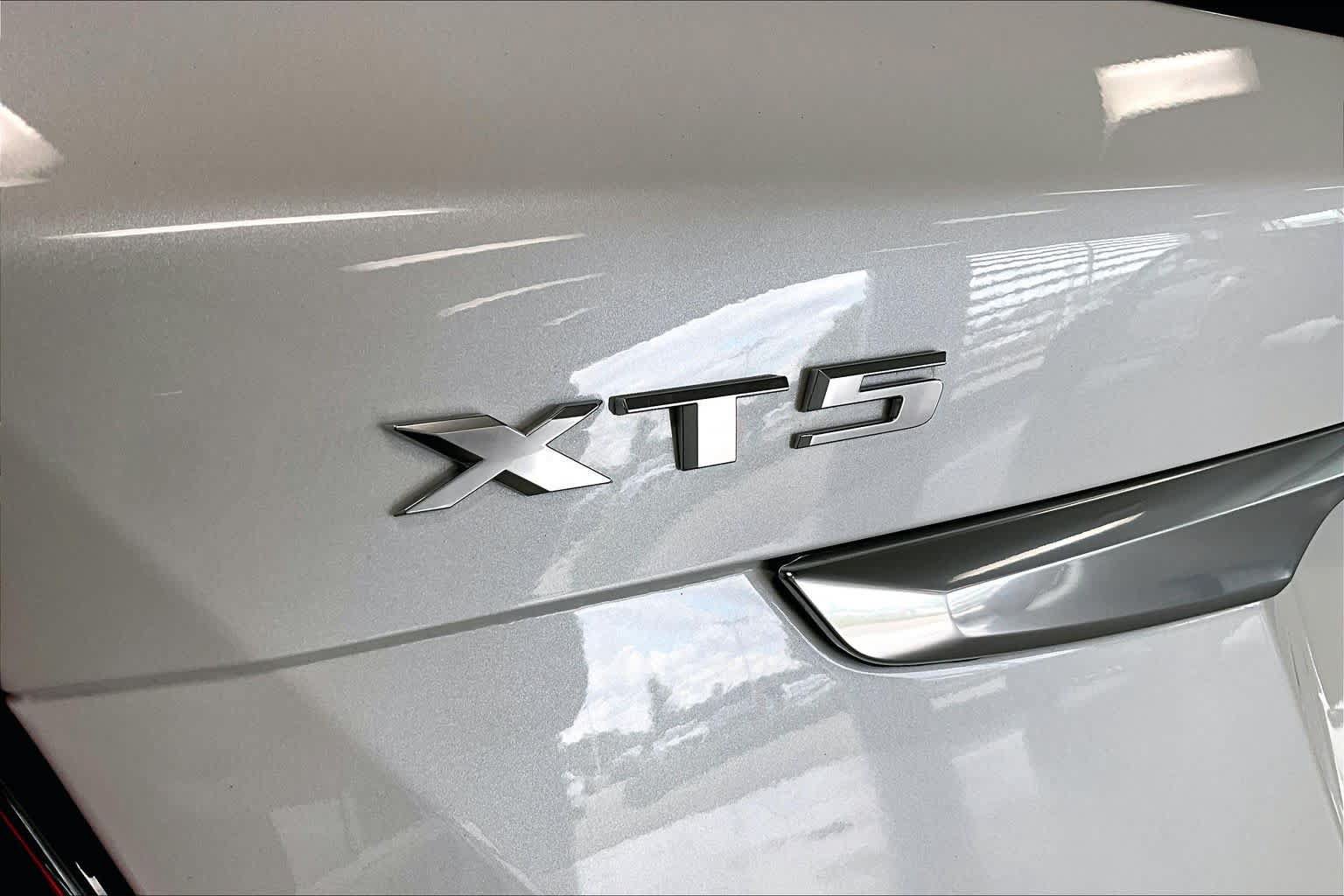 Used 2024 Cadillac XT5 Premium Luxury AWD/4WD image 7