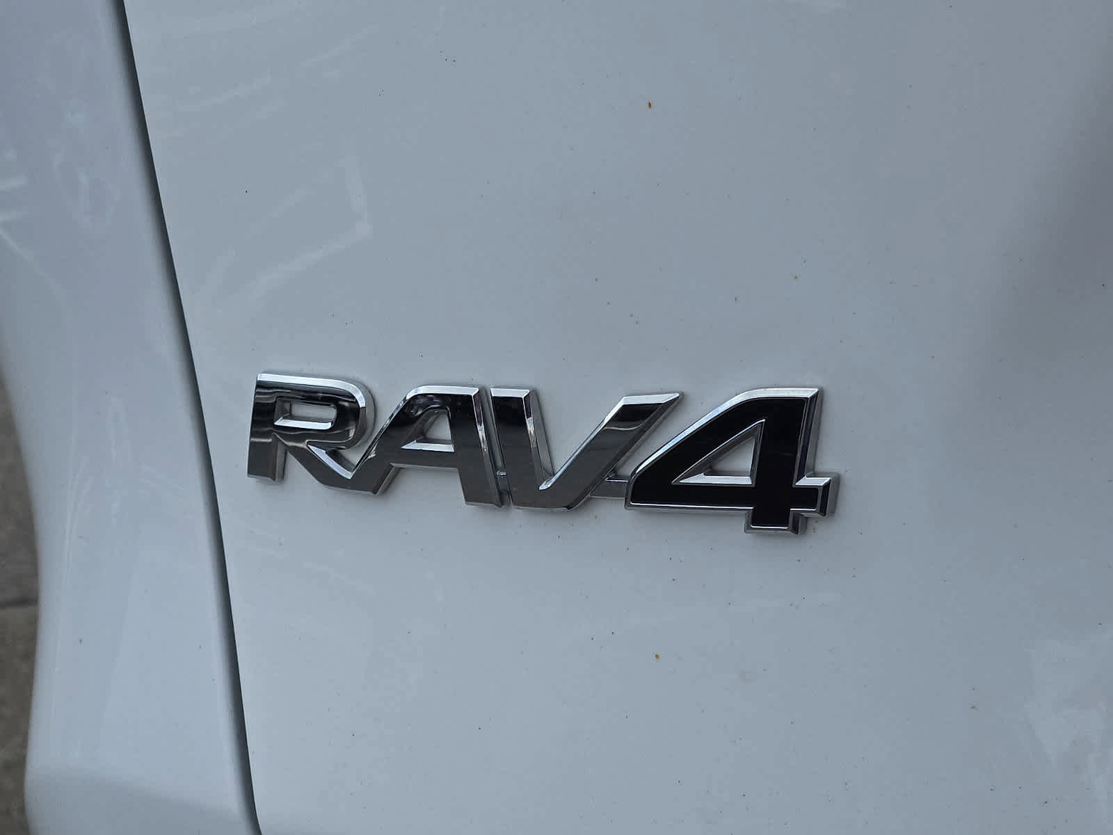 Used 2025 Toyota RAV4 XLE image 30